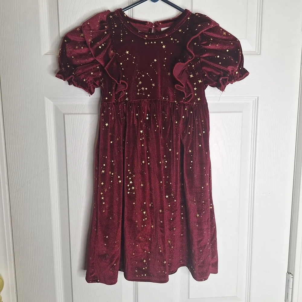Marie Nicole elegant burgundy